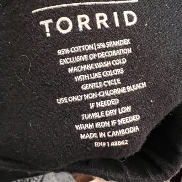 TORRID Black Leggings with lace hem. Size 3. Elastic Waist. 19” Waist, 12” Rise - Picture 4 of 5